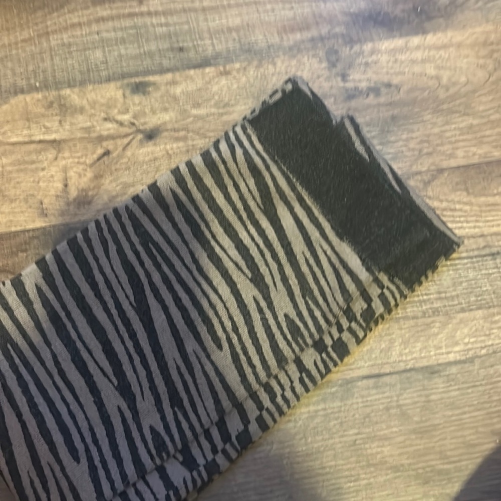 Small animal print leggings